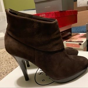 Trishia brown suede Steve Madden boots in Size 8.5
